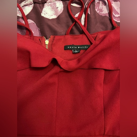 Crimson Form Fitting Midi Dress - Picture 3 of 3